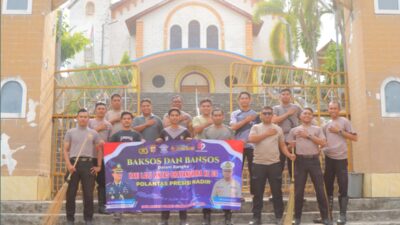 HUT ke-69 Polantas, Satuan Lantas Polres SBD Gelar Bakti Sosial Bersihkan Tempat Ibadah