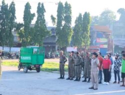 PjS Bupati Sumba Barat Gelar Apel Akbar: Tegas Atasi Masalah Sampah dan Ketertiban Pasar di Waikabubak