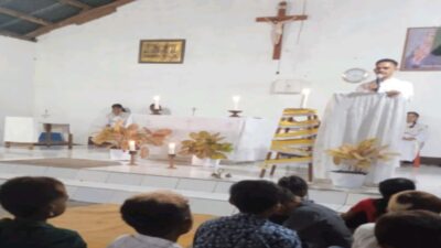 Umat, Stasi, St. Gerardus Mayella Pogo Parii ,Merayakan, Minggu ,Paskah, Keuskupan, Weetebula