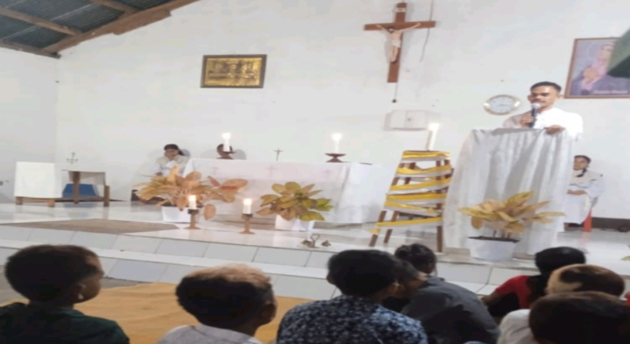 Umat, Stasi, St. Gerardus Mayella Pogo Parii ,Merayakan, Minggu ,Paskah, Keuskupan, Weetebula