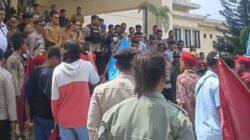 Mahasiswa PMKRI dan GMKI SBD Gelar Unjuk Rasa Damai , Suarakan Empat Isu Strategis Daerah