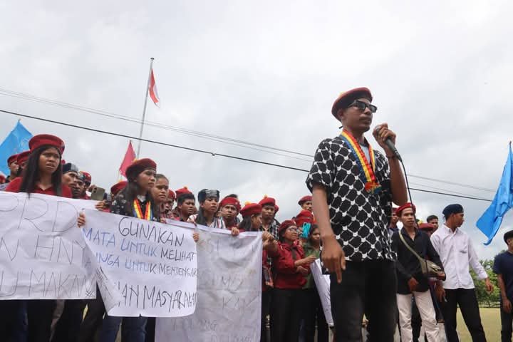 Filosofi, Periuk Tanah, Halusinasi, Pemerintah, Tidak Berdasar, Sumba Barat Daya