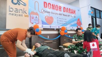 Anggota Kodim 1613/Sumba Barat Ramaikan Donor Darah HUT Bank NTT ke-6
