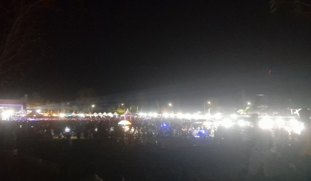 Tour de EnTeTe 2025, Ribuan Penonton Padati Lapangan Galatama, UMKM Ikut Senang