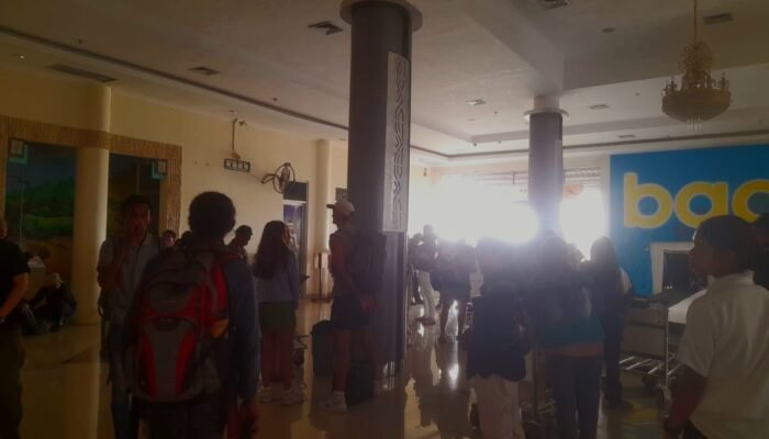 165 Peserta PNLH WALHI Ke-14 Tiba di Bandara Udara Lede Kalumbang SBD Pada Hari Kedua