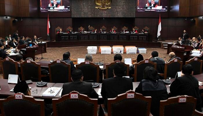 MK Sentil DPR: “Kalau UU Pers Sudah Kuat, Kenapa Wartawan Masih Harus Dilindungi MoU?”