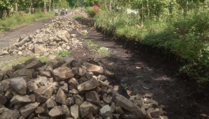 Warga Padang Murka: Proyek Drainase Dipindah Diam-Diam, Dana Gelap, Papan Proyek Hilang